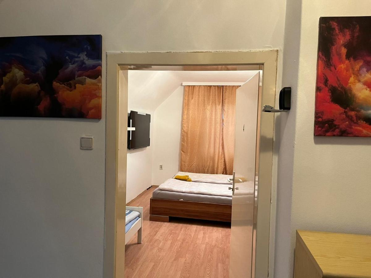 Breathtaking Shared Villa Near Danube River /W Garden And Parking Виена Екстериор снимка